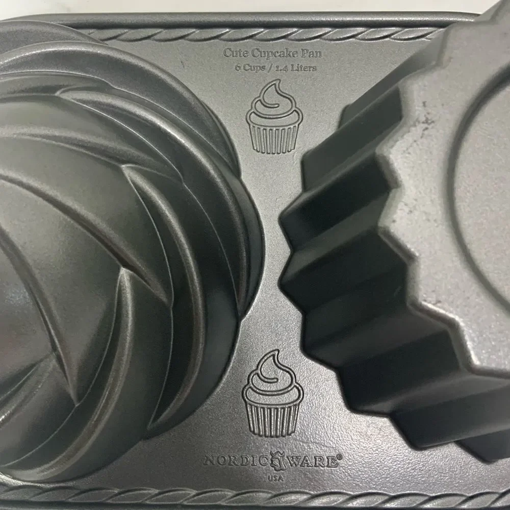 NORDIC WARE Cupcake cake pan